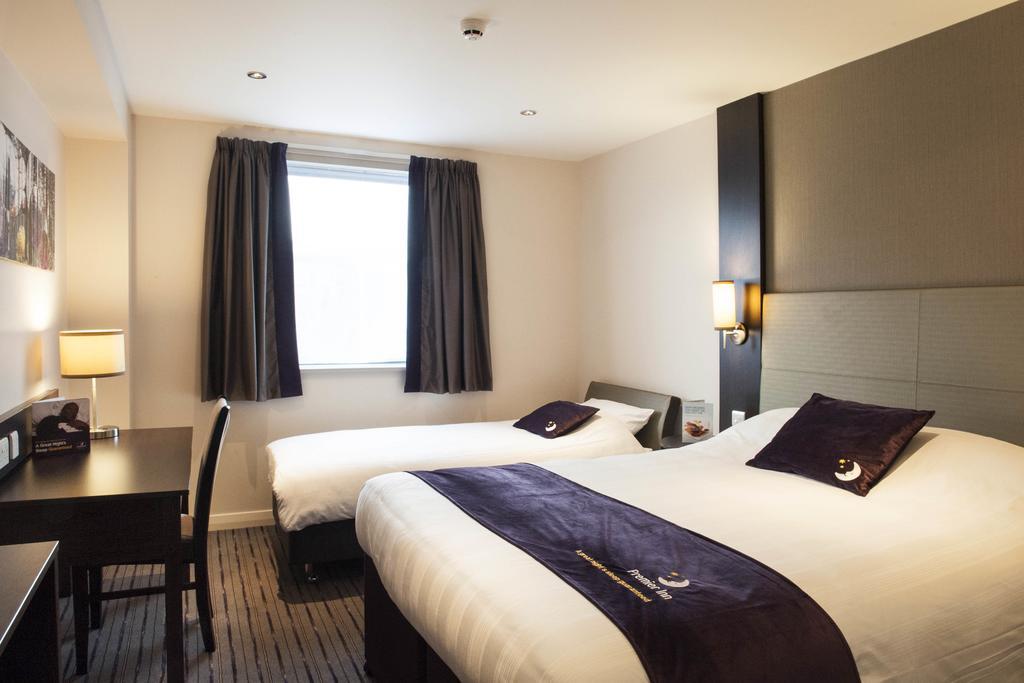 Premier Inn London Romford Central Habitación foto